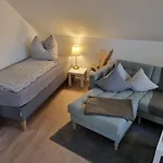 Springer In Ot Grossziethen Div Fuer Bis Zu 6 Personen * Schönefeld