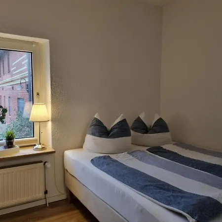 Appartement Springer In Ot Grossziethen Div Fuer Bis Zu 6 Personen Schönefeld