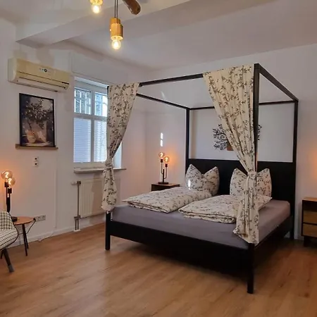 Apartman Springer In Ot Grossziethen Div Fuer Bis Zu 6 Personen Schönefeld